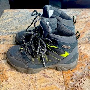 Kid’s Hiking boots